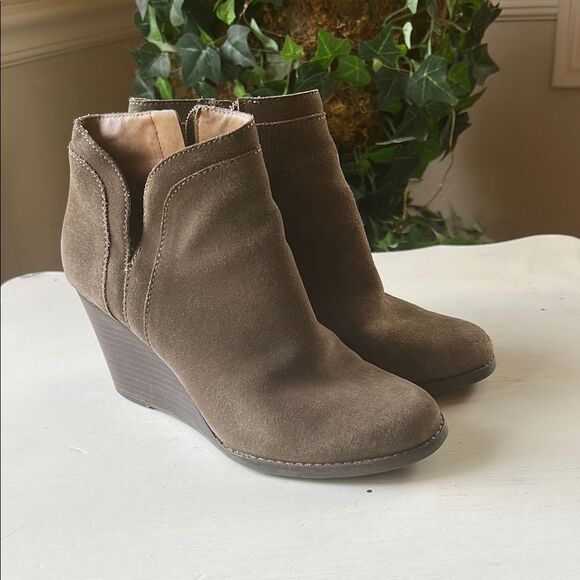 Lucky 🍀 Brand Women's Brown Suede Leather Wedge Ankle Boots 7M - Picture 1 of 14